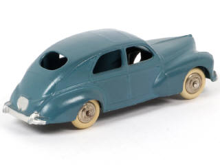 Lot 139 - DINKY TOYS (FRANCE) (1)