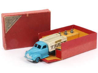 Lot 315 - DINKY TOYS (FRANCE) (1)