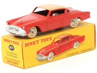 Lot 235 - DINKY TOYS (FRANCE) (1)