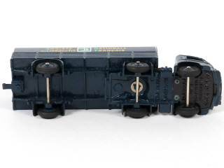 Lot 335 - DINKY TOYS (FRANCE) (1)