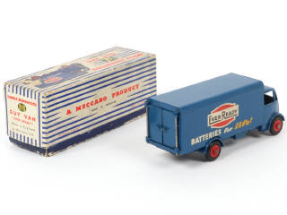 Lot 472 - DINKY TOYS (GB) (1)