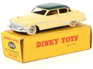 Lot 231 - DINKY TOYS (FRANCE) (1)