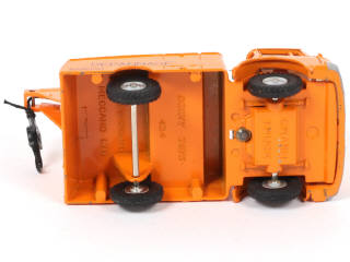 Lot 353 - DINKY TOYS (FRANCE) (1)