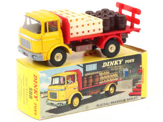 Lot 350 - DINKY TOYS (FRANCE) (1)