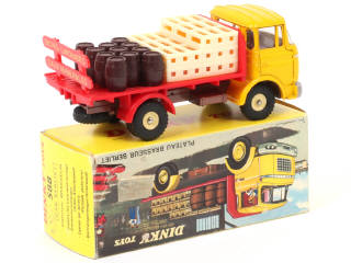 Lot 350 - DINKY TOYS (FRANCE) (1)