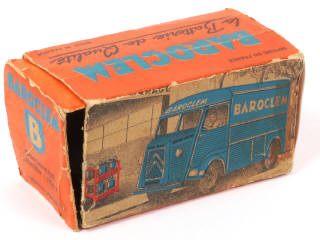 Lot 328 - DINKY TOYS (FRANCE) (1)