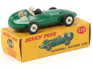 Lot 411 - DINKY TOYS (GB) (1)