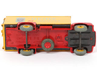 Lot 465 - DINKY TOYS (GB) (1)