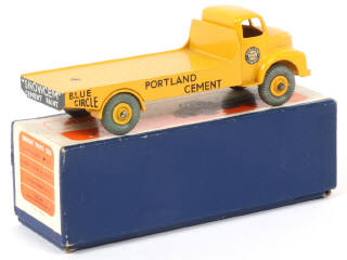 Lot 493 - DINKY TOYS (GB) (1)
