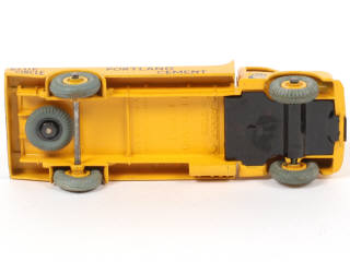 Lot 493 - DINKY TOYS (GB) (1)