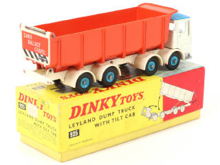 Lot 496 - DINKY TOYS (GB) (1)