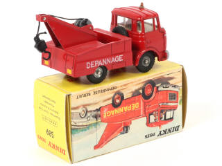 Lot 352 - DINKY TOYS (FRANCE) (1)