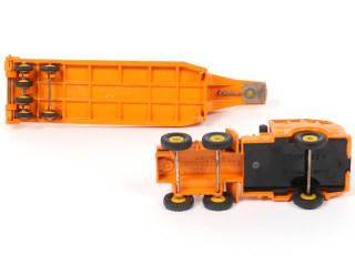 Lot 359 - DINKY TOYS (FRANCE) (1)