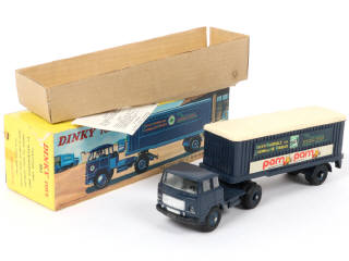 Lot 374 - DINKY TOYS (FRANCE) (1)