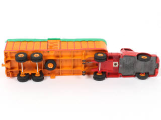 Lot 366 - DINKY TOYS (FRANCE) (1)