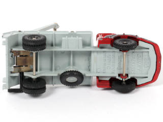 Lot 372 - DINKY TOYS (FRANCE) (1)