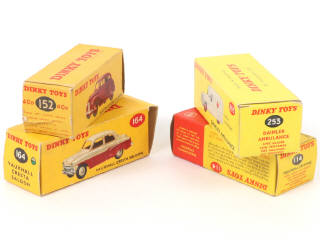 Lot 409 - DINKY TOYS (GB) (4)
