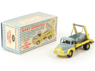Lot 367 - DINKY TOYS (FRANCE) (1)