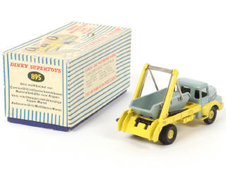 Lot 367 - DINKY TOYS (FRANCE) (1)