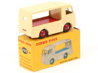 Lot 445 - DINKY TOYS (GB) (1)