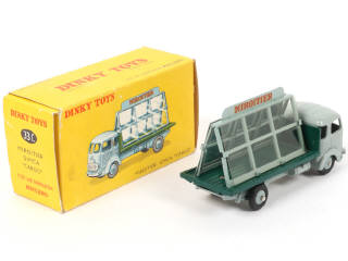Lot 342 - DINKY TOYS (FRANCE) (1)