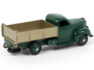 Lot 311 - DINKY TOYS (FRANCE) (1)