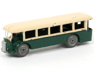 Lot 377 - DINKY TOYS (FRANCE) (1)