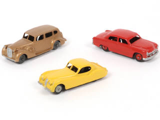 Lot 95 - DINKY TOYS (GB) (3)