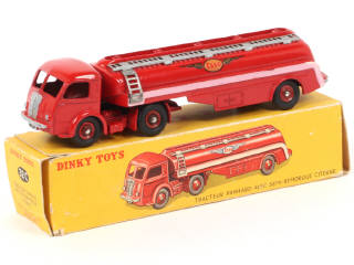 Lot 186 - DINKY TOYS (FRANCE) (1)