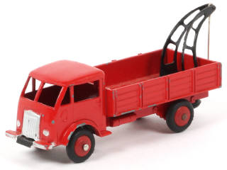Lot 175 - DINKY TOYS (FRANCE) (1)