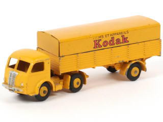 Lot 177 - DINKY TOYS (FRANCE) (1)