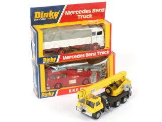 Lot 100 - DINKY TOYS (GB) (3)
