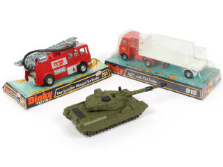 Lot 99 - DINKY TOYS (GB) (3)