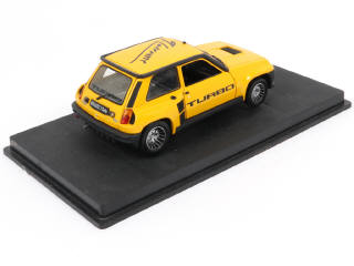 Lot 104 - UNIVERSAL (HONG KONG) (1)