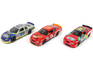 Lot 16 - DIVERS (3)
