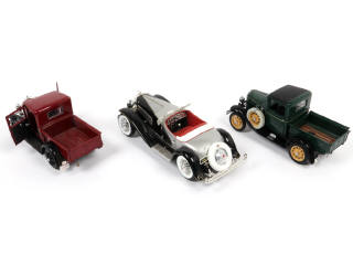 Lot 18 - DIVERS (3)