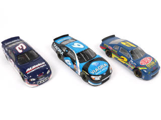 Lot 14 - DIVERS (3)