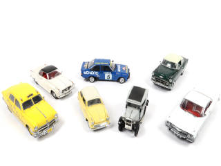 Lot 52 - DIVERS (7)