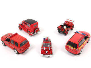 Lot 26 - DIVERS (5)