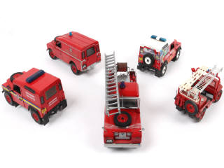 Lot 32 - DIVERS (5)
