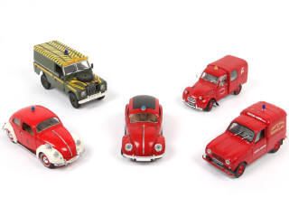 Lot 29 - DIVERS (5)