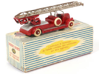 Lot 224 - DINKY TOYS (FRANCE) (1)