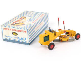 Lot 237 - DINKY TOYS (FRANCE) (1)