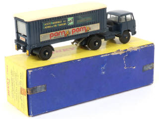 Lot 230 - DINKY TOYS (FRANCE) (1)