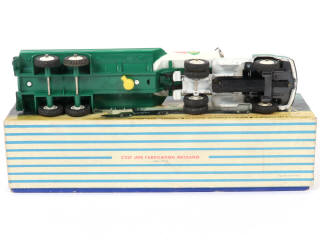 Lot 231 - DINKY TOYS (FRANCE) (1)