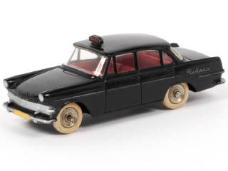 Lot 183 - DINKY TOYS (FRANCE) (1)