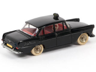 Lot 183 - DINKY TOYS (FRANCE) (1)