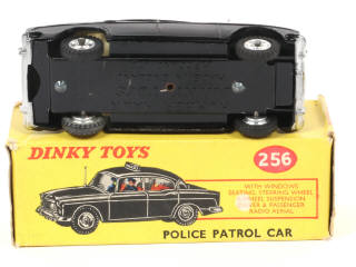 Lot 145 - DINKY TOYS (GB) (1)