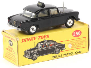 Lot 145 - DINKY TOYS (GB) (1)