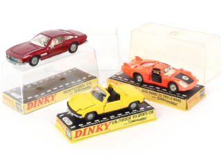 Lot 167 - DINKY TOYS (GB) (3)